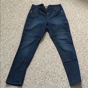 Polka dot, skinny jeans